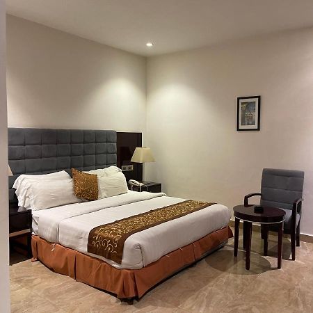 Central Boutique Hotel 모라다바드 외부 사진