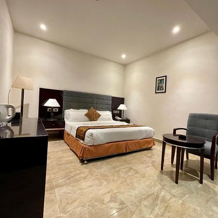 Central Boutique Hotel 모라다바드 외부 사진